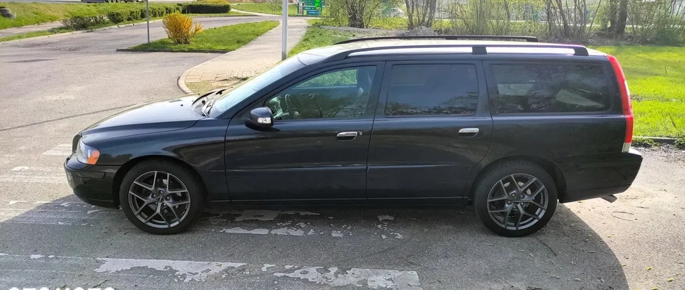Volvo V70 cena 23900 przebieg: 228400, rok produkcji 2007 z Białystok małe 172